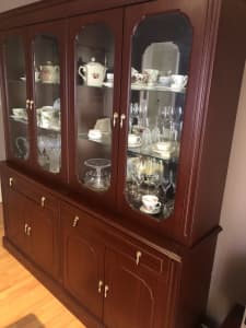Display cabinet for dining room
