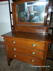 Wooden dressing table with mirror Chermside West