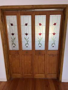 Beautiful elegant wood bi-fold doors, great condition