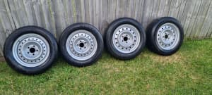 4 x 16 Ford BA-BF pursuit rims and tyres