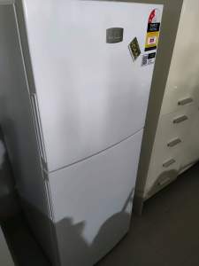 Excellent condition fridge 211L in rhodes