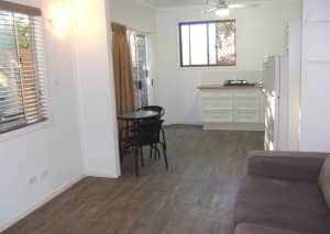 Self Contained room/Studio Nambour Heights $270
