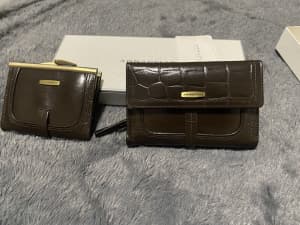 Brand New Annapelle 2 piece set wallet and coin purse