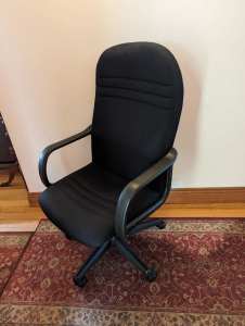 Free Black fabric office swivel chair