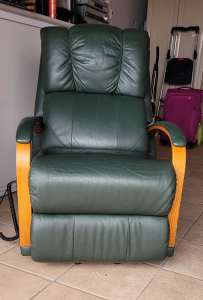 Lazyboy Leather Electric Lift Chair - Deceased Estate 