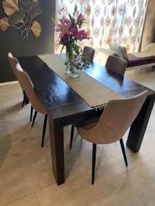 6 seater Dining table with 6 chairs