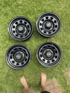 King Wheels 16x8” black d-hole steel rims
