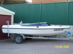 WANTED TO BUY Looking for a 4.5M Fibreglass JET BOAT