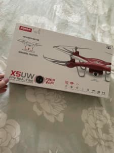 Drone. Syma. X5UW. 4 channel remote control helicopter.