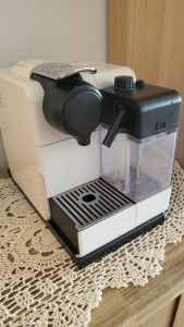 (Used) Nespresso Coffee machine in good condition - Creamy white