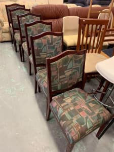 Set of 6 antique wooden dining room chairs (Delivery or Pick up)