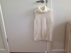 Bardot Knit Sleeveless Turtleneck White Top, Size 6