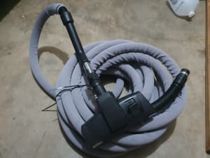 13m ducted vaccum hose and head