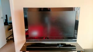 42-INCH TCL LCD TV