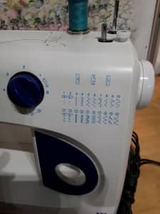 Homemaker sewing machine...Mezzo....(tested)