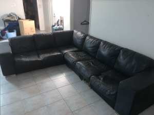 Black leather 6-seater corner couch