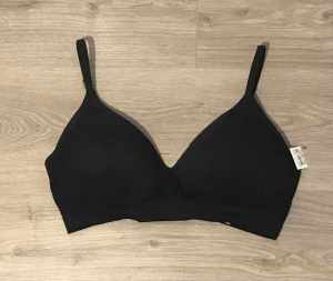 (Brand new with tag) Womens wirefree bra (size 18C/D)