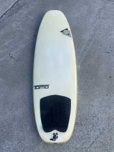 •SOLD• Surfboard, 5’10 Firewire Tomo (39 Litres) Future Fins