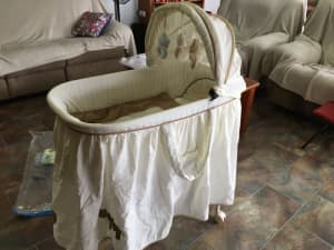 Babyhood bassinette