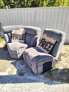 FREE Corner Sofa / Lounge
