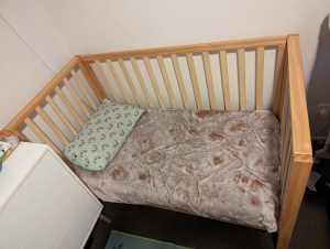 Babyhood cot and toddler bed 