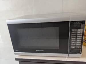 Panasonic Compact Inverter Microwave Oven 32L
