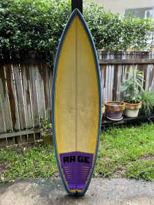 Hand shaped 5”10 Surfboard