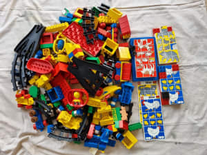 Duplo train set with tracks and assorted other genuine Duplo