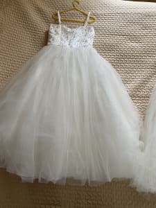 New Flower girl dress size 4 and 6