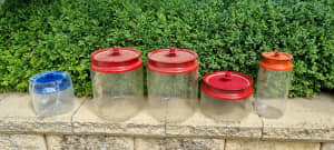 Tupperware containers x 5