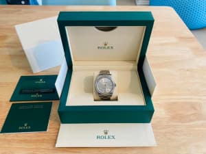 Rolex Oyster Perpetual 41mm 124300 Silver Dial