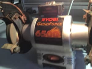 Ryobi 150mm Bench Grinder with 1/2hp of Power in Excellent Condition