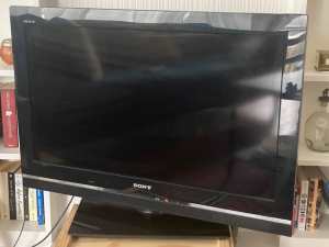 32 inch Sony BRAVIA KDL-32V5500 LCD TV, Good Condition