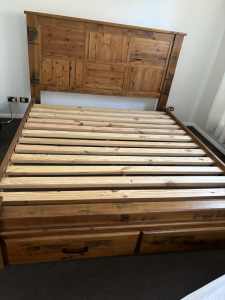 King size bed with or without mattress