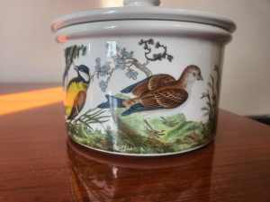 Vintage Portmeirion Birds of Britain Casserole dish with lid