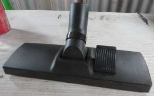 Vacuum cleaner premium head (black plastic) - approx 35mm pipe size