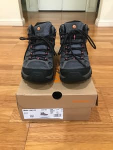 Merrell MOAB 3 GTX Mid Hiking Boot - Size US 7.5