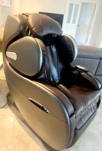 OSIM Uinfinity Massage chair