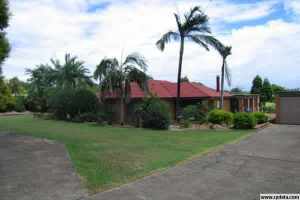 House for rent - 3 bedrooms lowset on 3000sqm corner block