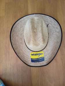 Wrangler straw hat DIRK size 56. Brand new.