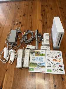 Nintendo Wii console white.