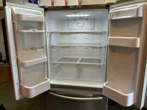 *Delivery available* Samsung french door fridge 579L