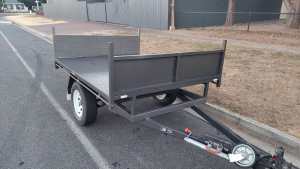 7 x 5.5 ft flatbed trailer