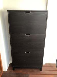 Shoe cabinet - large and solid wood