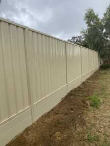 Fencing & retaining wall contractor 