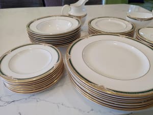 Complete 52 piece Royal Doulton Forsyth dinner setting for 8 - as new!