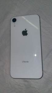 Iphone XR (white - 64GB)