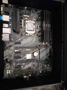 gigabyte h370 hd3 Motherboard i7-8700-CPU AIO Cooler 32GB RAM