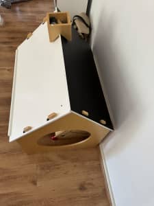HipKids PlayHouse Table with reversable easel/blackboard in VGUC $80