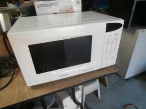 Microwave oven Samsung whit 29 cm diameter of plate Brand new